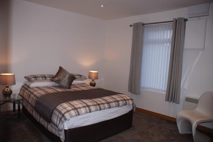 The spacious double bedroom at Number 48
